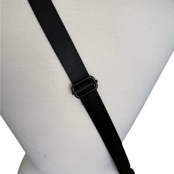 Aimee Kestenberg Nylon/Leather Leopard Crossbody Shoulder Bag Purse - Picture 6 of 10